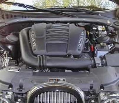 Motor S Type 4.0 V8